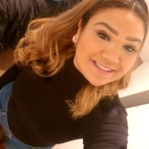 Meet your Posher, Carla